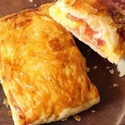 Empanada de hoja Jamon queso
